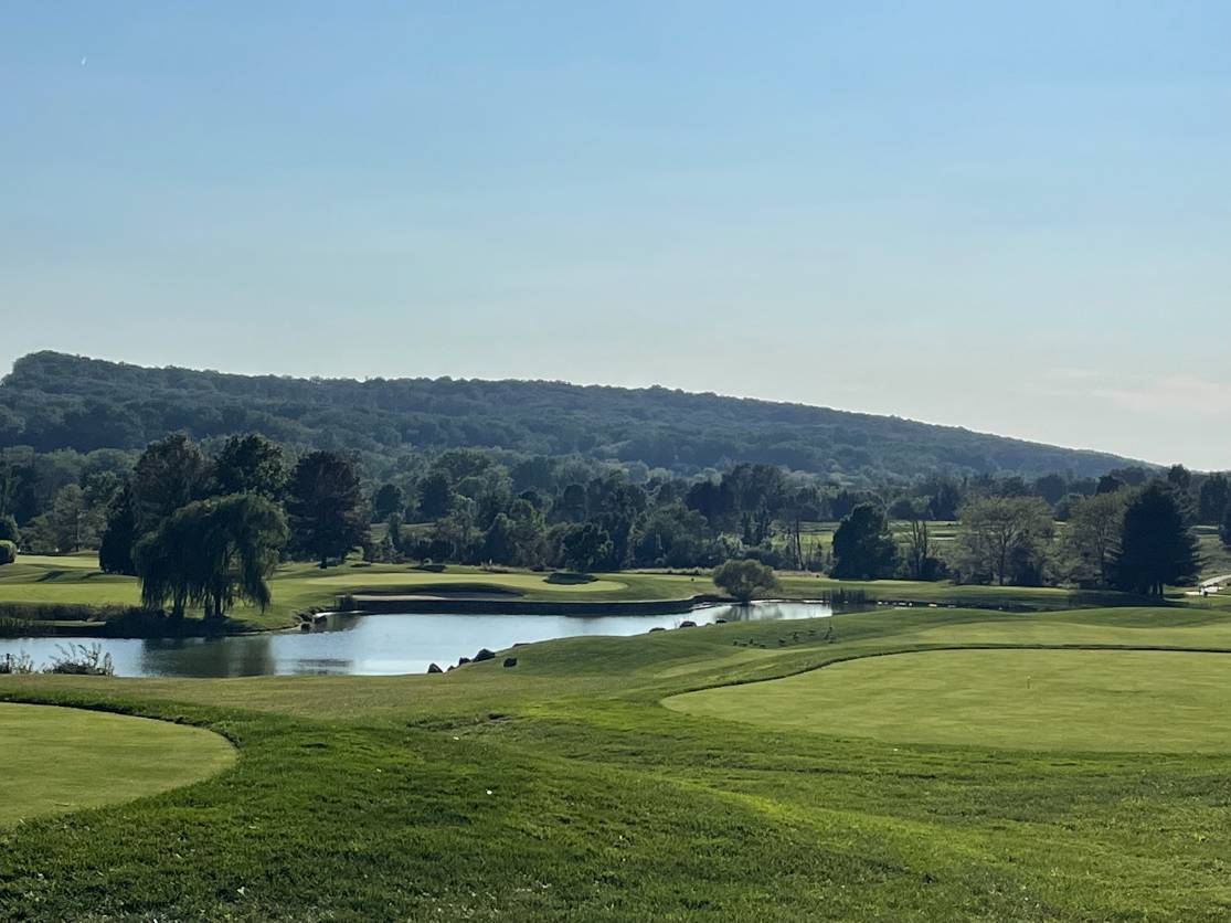 Hayfields Country Club image on Nemphos Braue's website