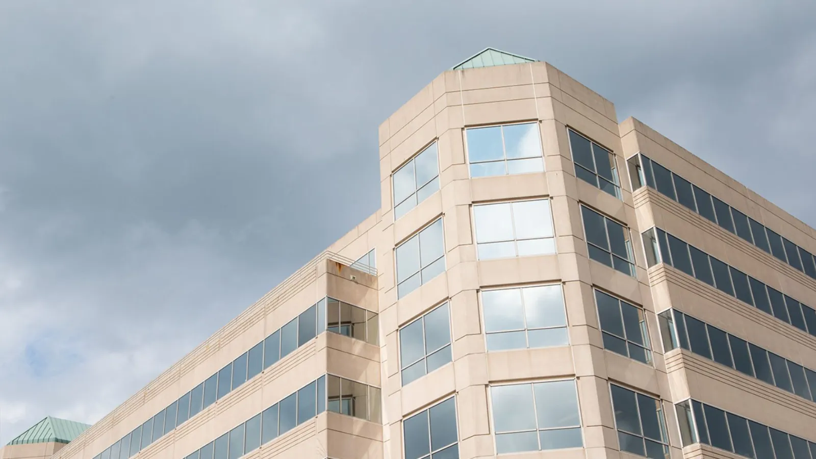 Image of Nemphos Braue building